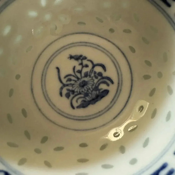Chinese hand painted porcelain rice eye grain bowl marked Vintage/Rare minature - Picture 5 of 6